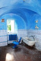 Монастир на Тернопільщині повернули Церкві, - але без землі